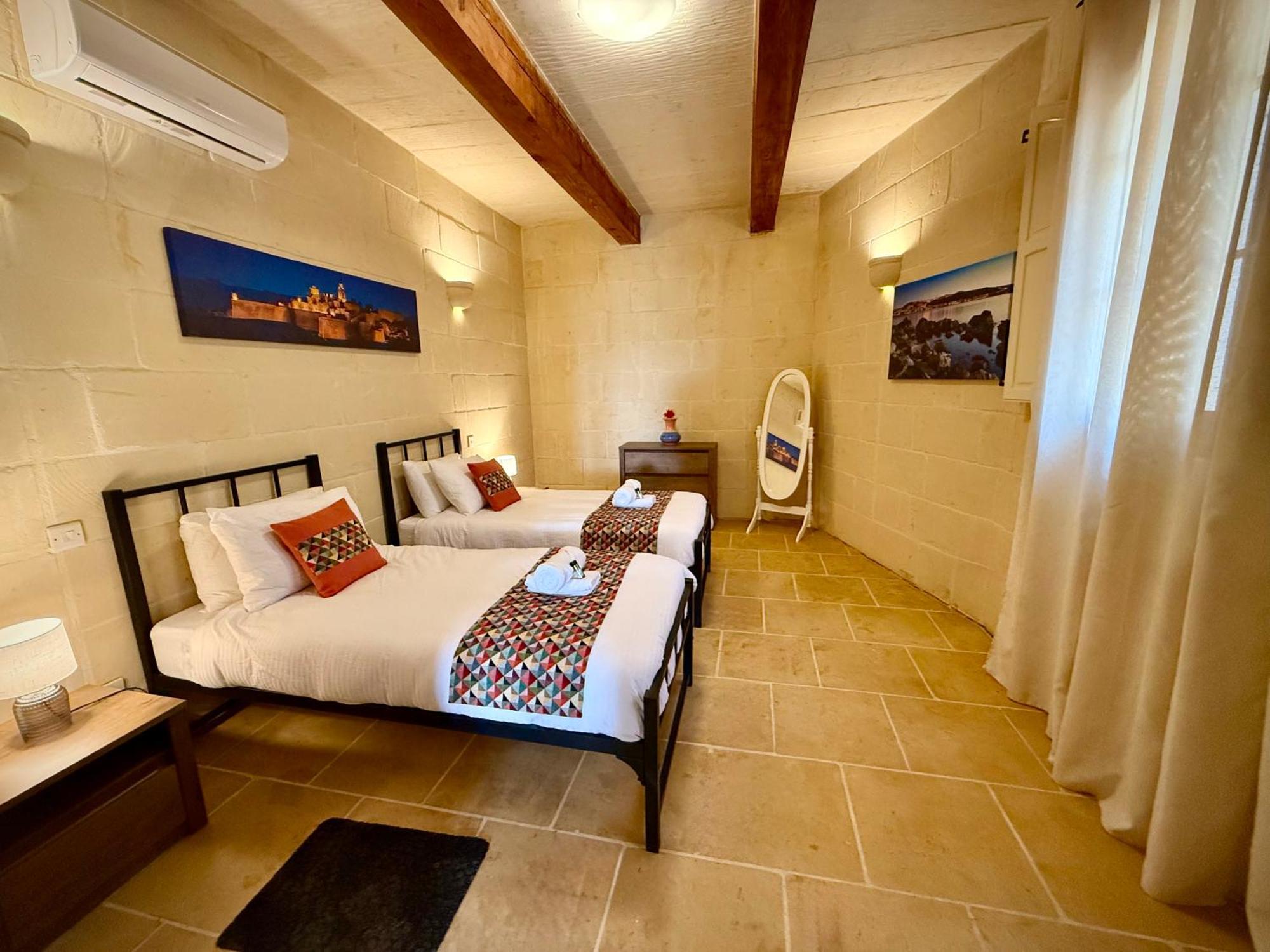 Lonza Gharb Farmhouse Exterior photo